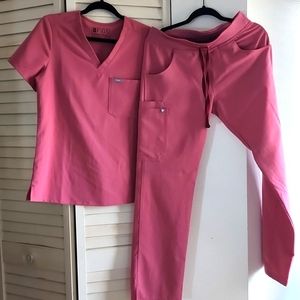 SELLING BRAND NEW FIGS SCRUB SET IN SMALL